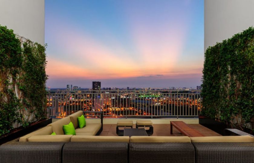 Khu vườn trên cao “Sky Garden” tại The View với tầm nhìn toàn cảnh trung tâm thành phố và Nam sài Gòn.