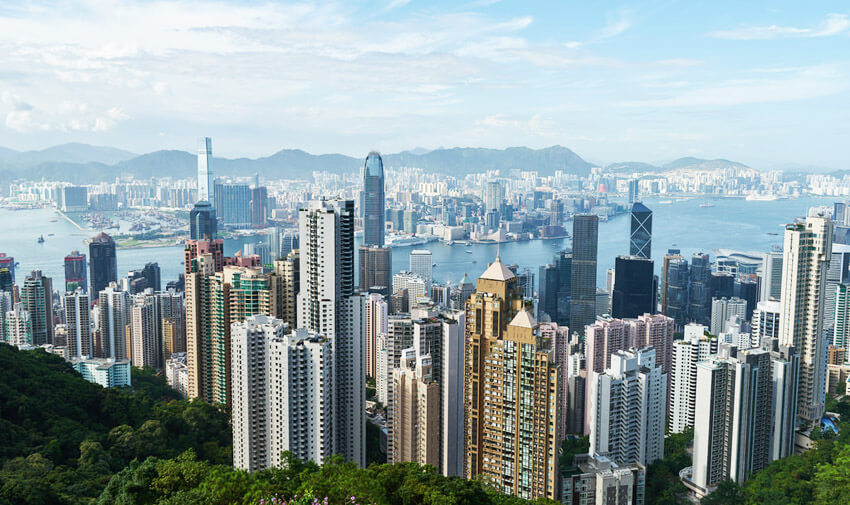 Hong Kong là một trong các thành phố mật độ dân cư lớn nhất thế giới đi kèm tình trạng khan hiếm nhà ở.