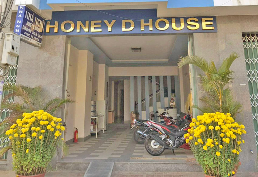Bán nhà mặt tiền đường Trịnh Hoài Đức, phường Vĩnh Hòa, Nha Trang; hiện đang kinh doanh nhà nghỉ. Bán nhà mặt tiền đường Trịnh Hoài Đức, phường Vĩnh Hòa, Nha Trang; hiện đang kinh doanh nhà nghỉ.