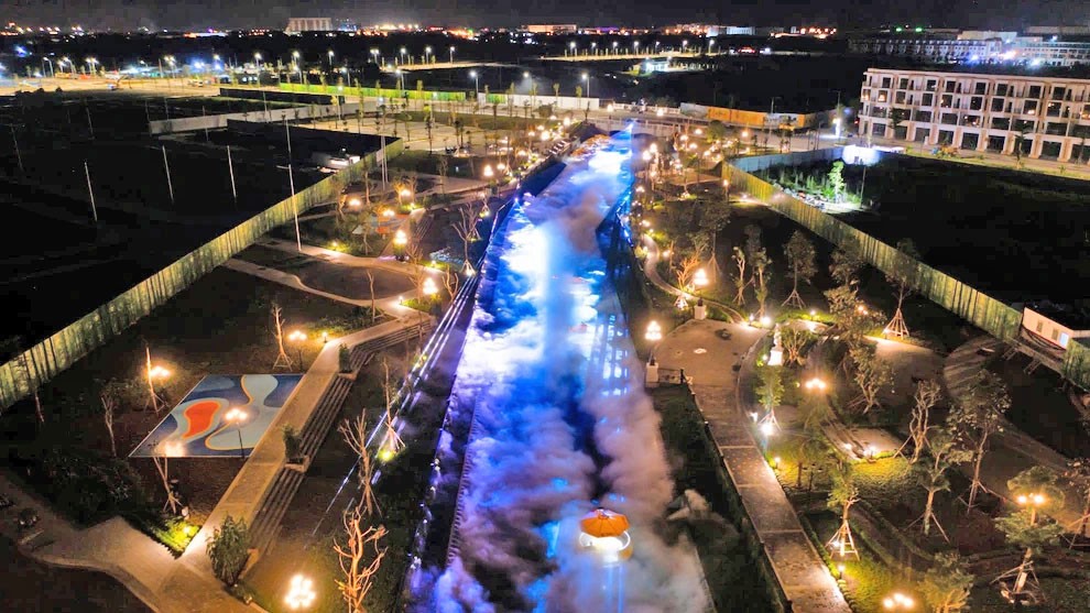 Một góc dòng sông ánh sáng ấn tượng trong khu đô thị T&T City Millennia do tập đoàn T&T đầu tư phát triển.