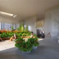 Phối cảnh tiện ích khu vườn trên cao tầng 21, nơi cư dân trải nghiệm thư giãn, nghỉ ngơi, hòa vào cây xanh thơ mộng.