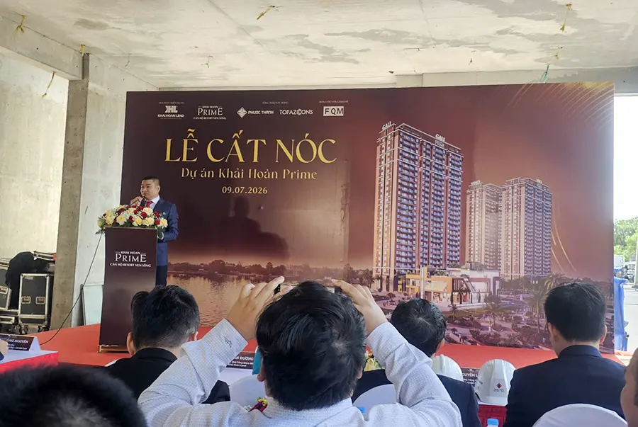 Đại diện Khải Hoàn Land phát biểu tại lễ cất nóc dự án Khải Hoàn Land.