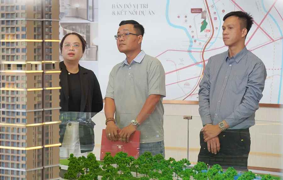 Giá trị thực, lợi thế hạ tầng, trải nghiệm sống cùng tiện ích, pháp lý hoàn thiện, và kỳ vọng lâu dài đa thu hút sự quan tâm của khách hàng đối với dự án Khải Hoàn Imperial.